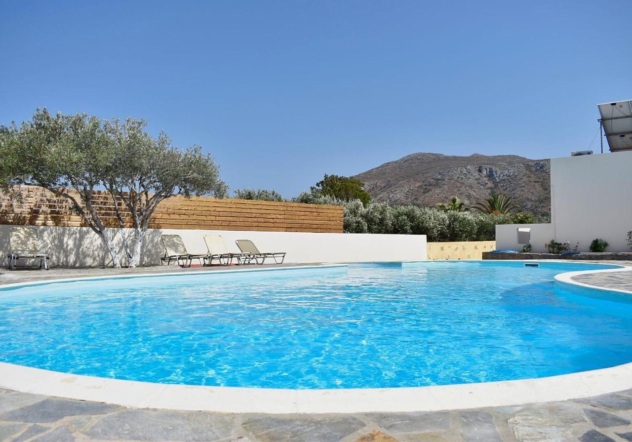 Rousolakos Pool Apartments パレカストロ エクステリア 写真