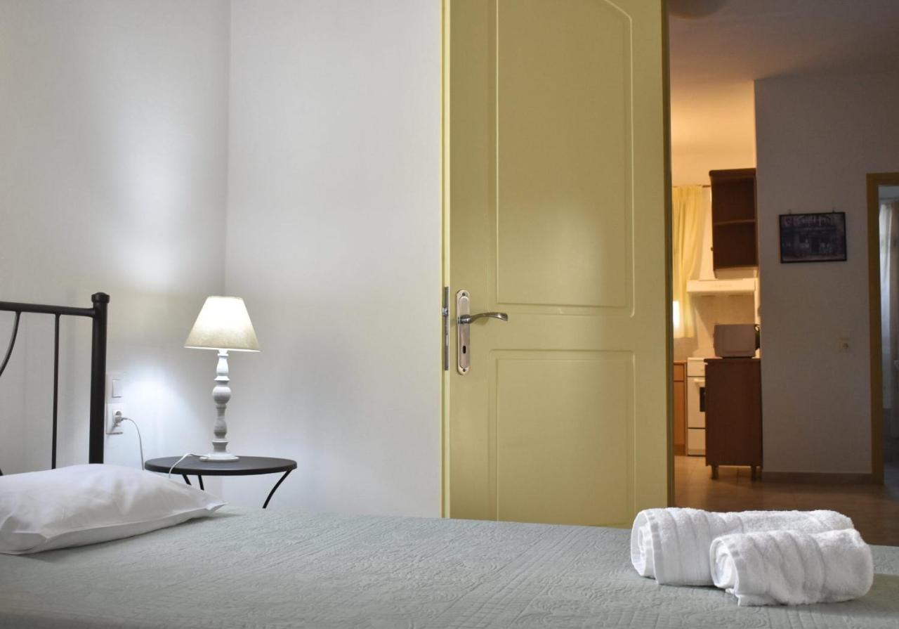 Rousolakos Pool Apartments パレカストロ エクステリア 写真