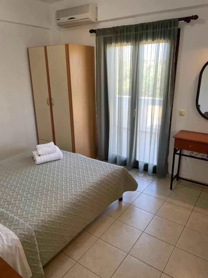 Rousolakos Pool Apartments パレカストロ エクステリア 写真